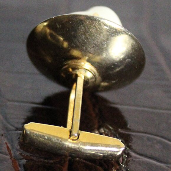 Vintage 1960s Gold Tone Metal White Natural Stone 3/4"⚡️BUY 3 for $55⚡️ - Picture 6 of 9